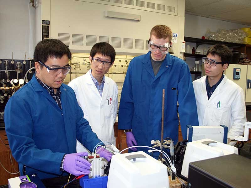 USU chemists in lab