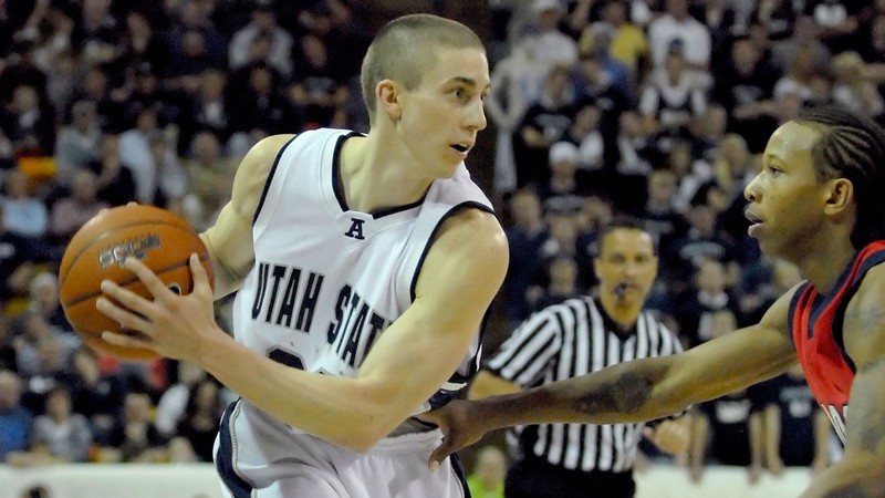 Jaycee Carroll playing basketball.
