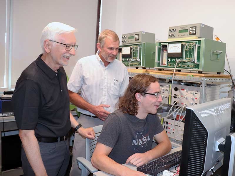USU researchers in botany lab