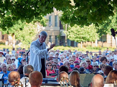 the USU Alumni Band performing on the Quad