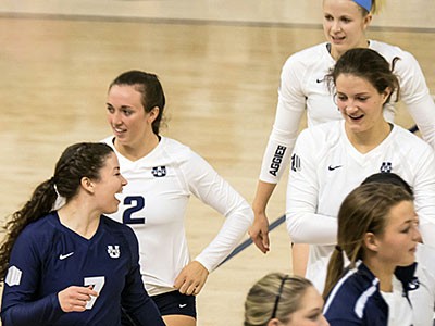 Utah State volleyball players