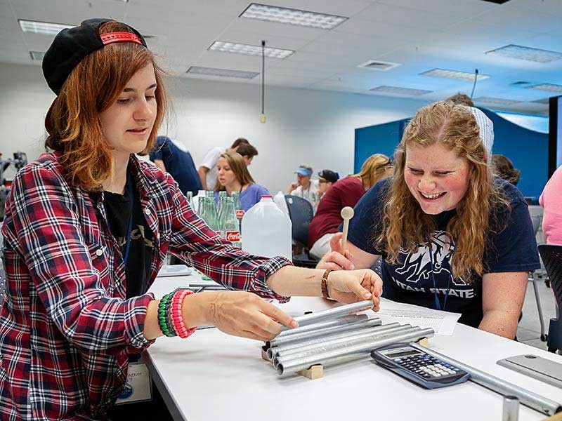 students participating in Engineering State workshop