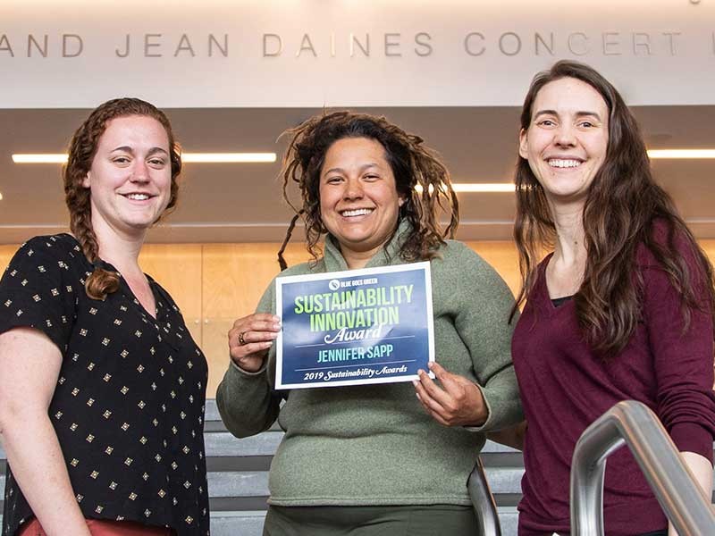 Award-winner Jennifer Sapp with Brhianna Malcolm and Alexi Lamm.