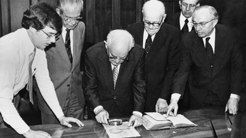 Mark Hofmann shows Latter-day Saint leaders forged