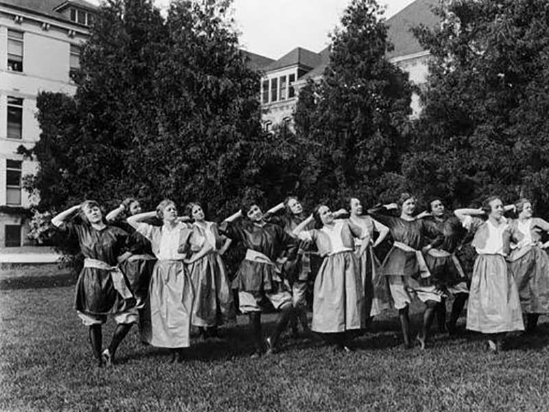 Mignon Barker Richmond with other women at the UAC 1921