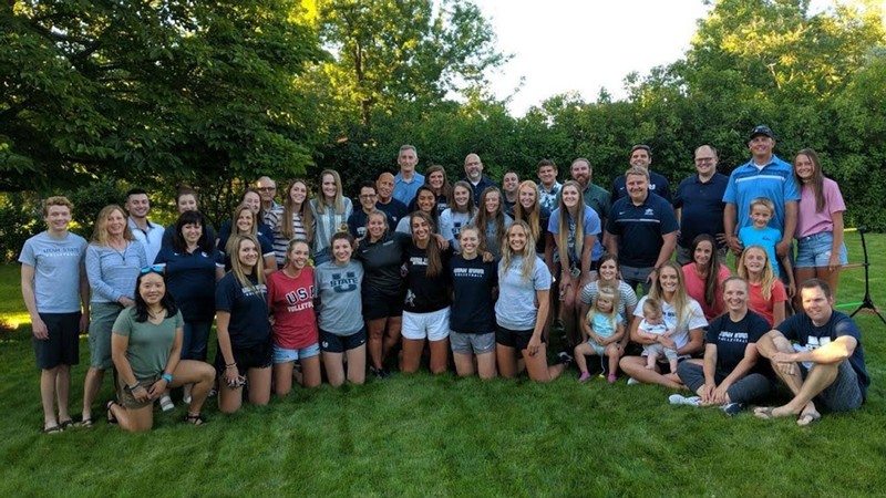The 2019 USU Volleyball team.