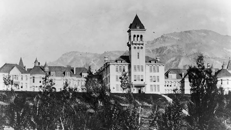 Old Main, circa 1905.