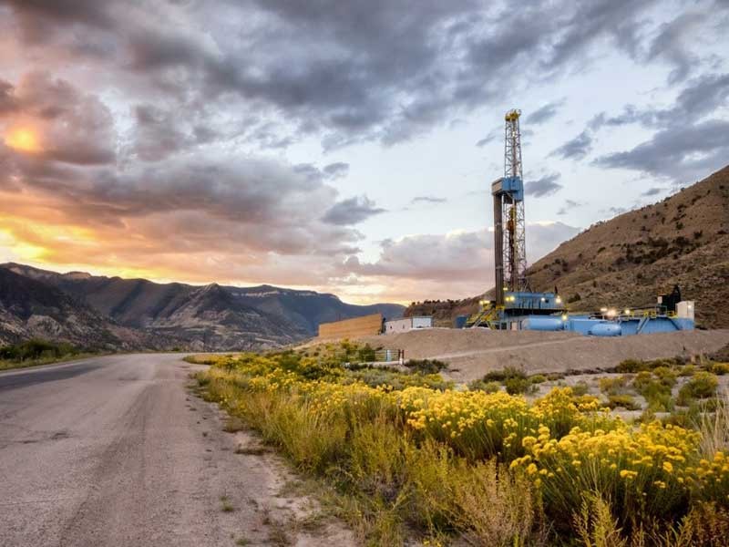 fracking site in an outdoor area