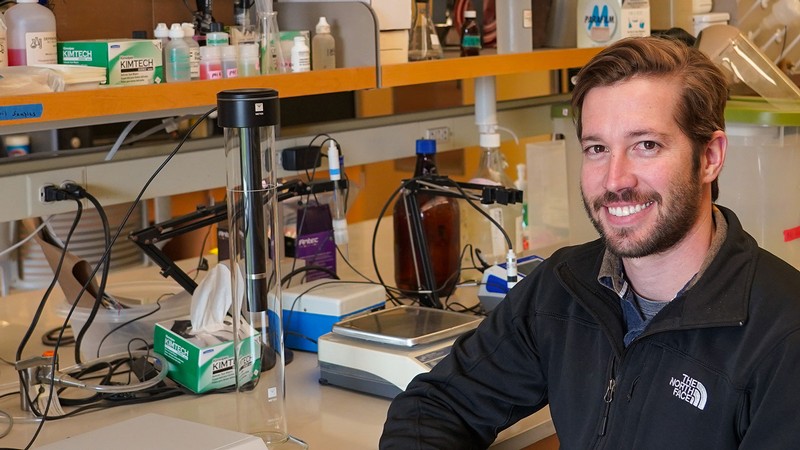 Soils graduate student Ryan Hodges in the lab.