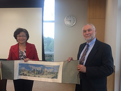 Shanghai Vice Mayor Weng Tie Hui and USU Interim Provost Laurens H. Sm