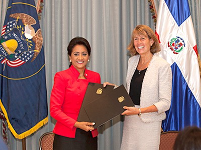 Noelle Cockett and Cándida Montilla de Medina