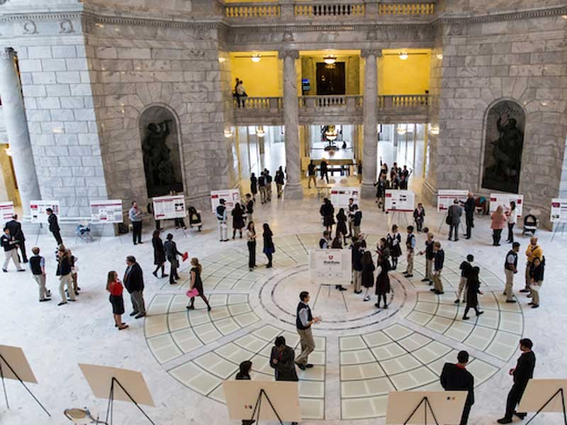 Students in Utah’s Capitol Rotunda