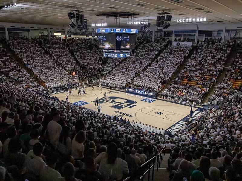 USU's Dee Glen Smith Spectrum filled with fans