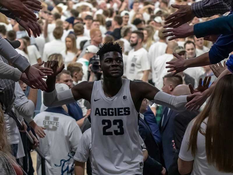 USU basketball player