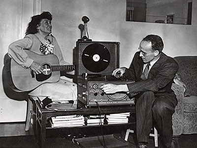 folklorist Austin Fife conduction a field recording