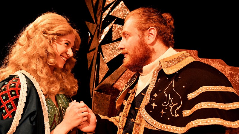 Rachel Banner as Calpurnia, Jack Carter Roberts as Caesar.