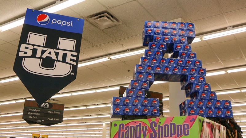 paint the town display at Lee's Marketplace