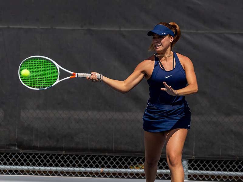 Carolina Millan on the tennis court.