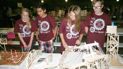 Youngsters at USU Physics Day