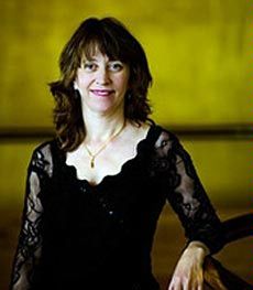violinist Lynn Maxine Rosen performs with USU's Alumni Band