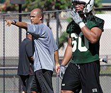 Dave Aranda on the field coaching