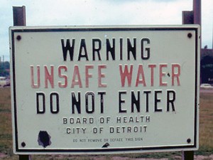 Detroit City water warning sign
