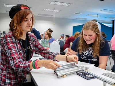 students participating in Engineering State workshop