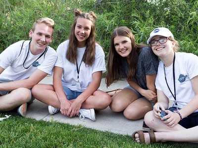 a group of Engineering State participants gather for photo