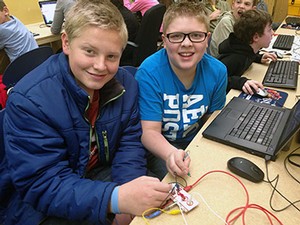 students in the USU Extension 4-H program Making the Future