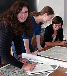 LAEP grad students working on project