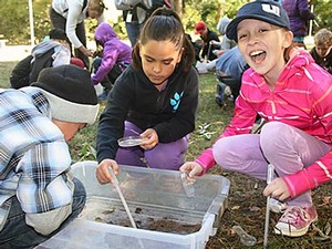 2015 Natural Resource Field Days activity with children