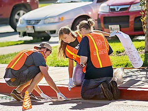 USU students working on the NR Student Council stormdrain project