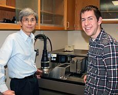 USU faculty member T-C Shen with student Ben Pound in a lab