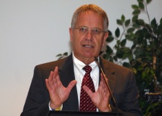 President Albrecht speaking at the Diversity Awards