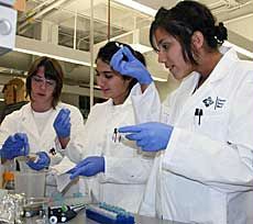 high school students at USU in Giovanni Rompato's lab