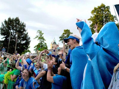 USU students cheer under Old Main Tower