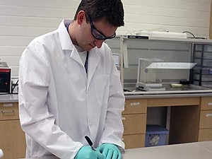 USU Institute for Antiviral Research lab and grad student