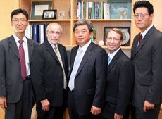 USU administrators and Korean delegration