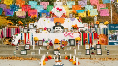 ofrenda on display near the Taggart Student Center.