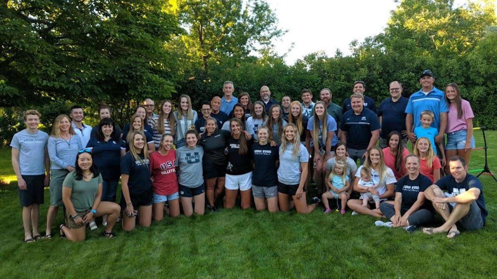 The 2019 USU Volleyball team.