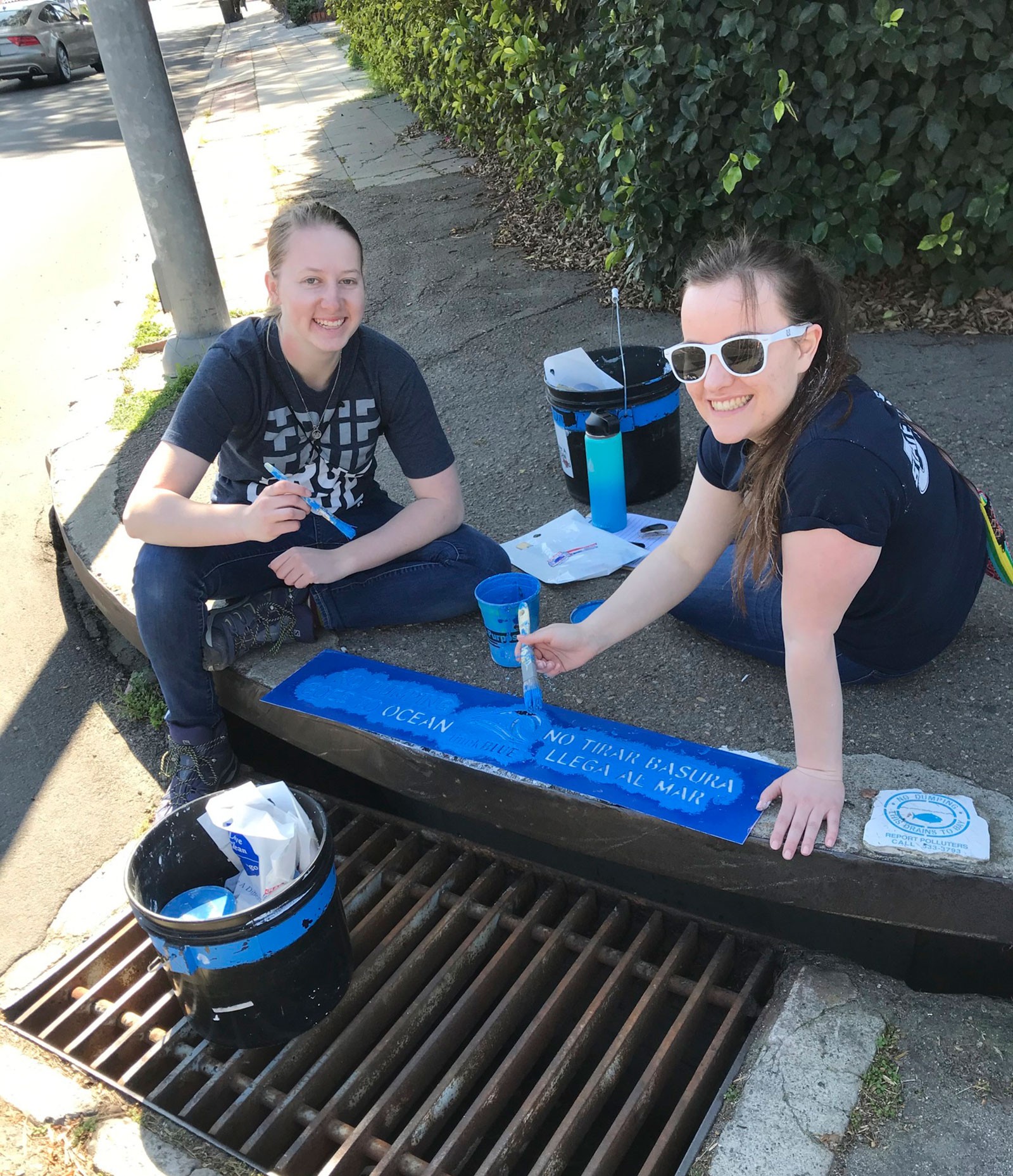 USU students volunteering in San Diego, California during an alternative spring break.