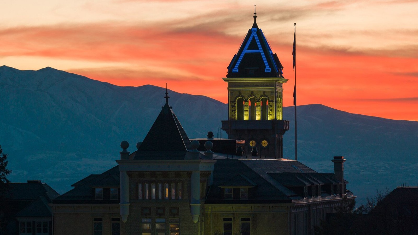 USU Lights A Blue for Ukraine