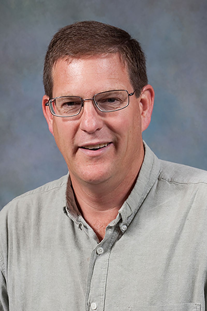Professor Tom Baldwin, Utah's Veterinarian of the Year.